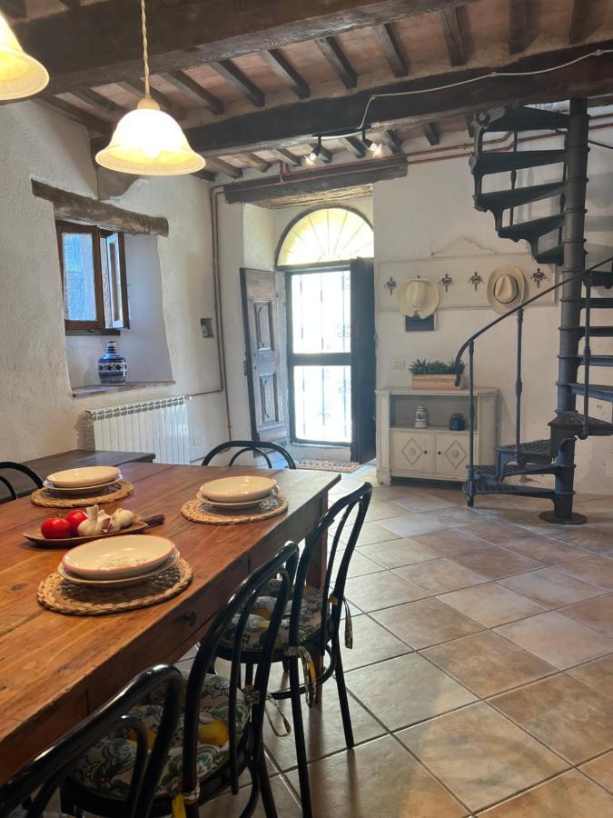 Appartamento Casa Torre Sinibaldi a Montieri Esterno foto